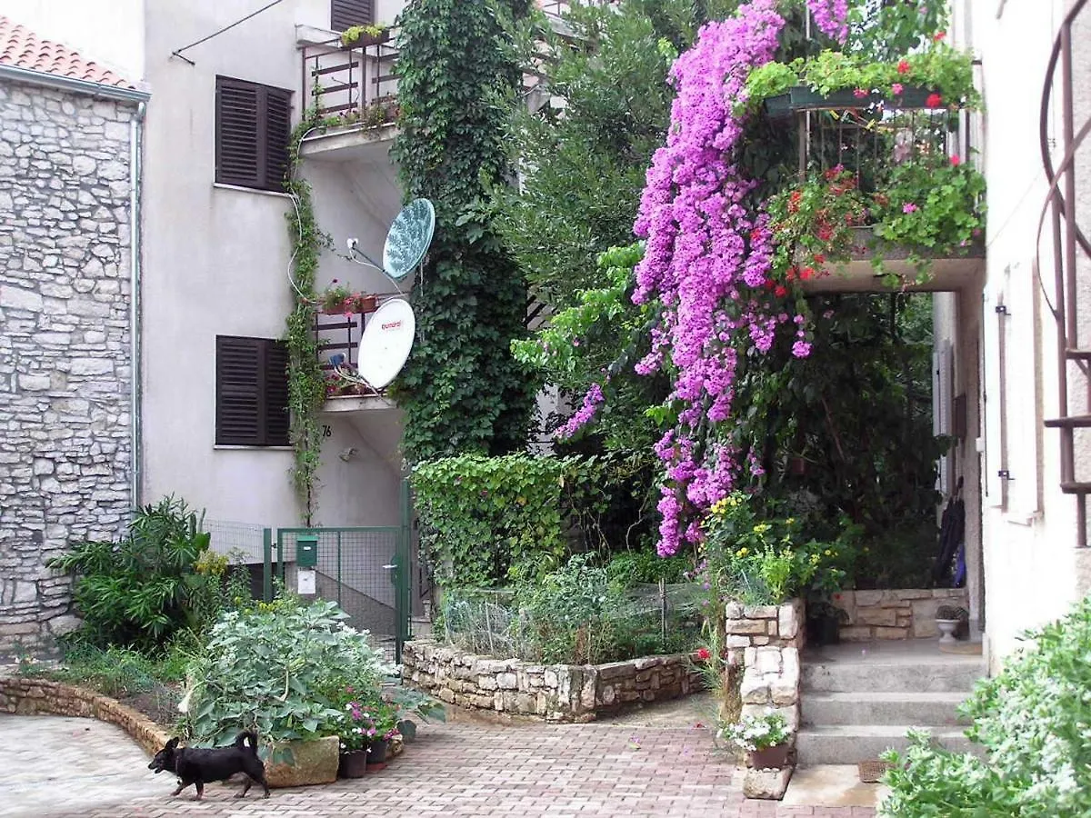 Cozy Apartment Nena In Medulin